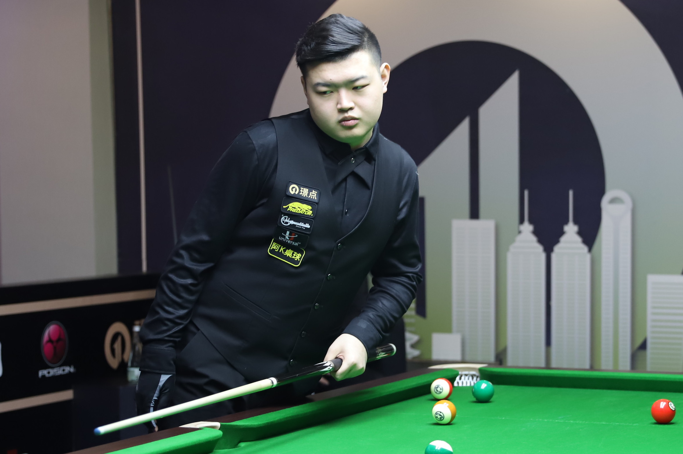 带着丰富的 带着丰富的